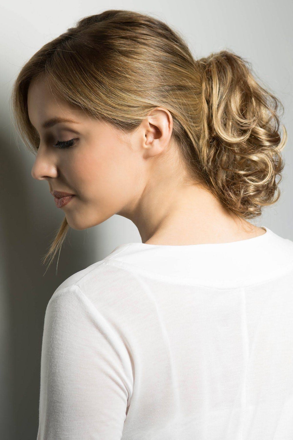 Blonde 9 inch Ponytail Spring Clip V396