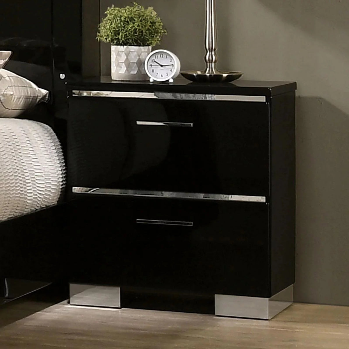 Black Solid Wood 3pcs Bedroom Set Q615