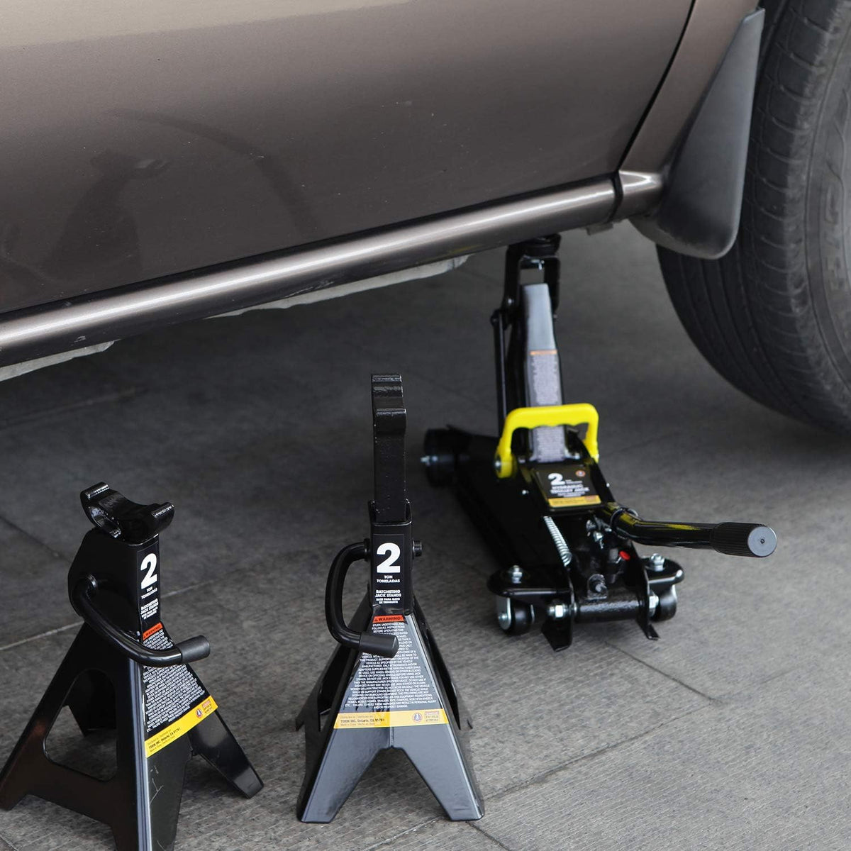 2 Ton Hydraulic Trolley Service Jack Combo with 2 Jack Stands, Black N584