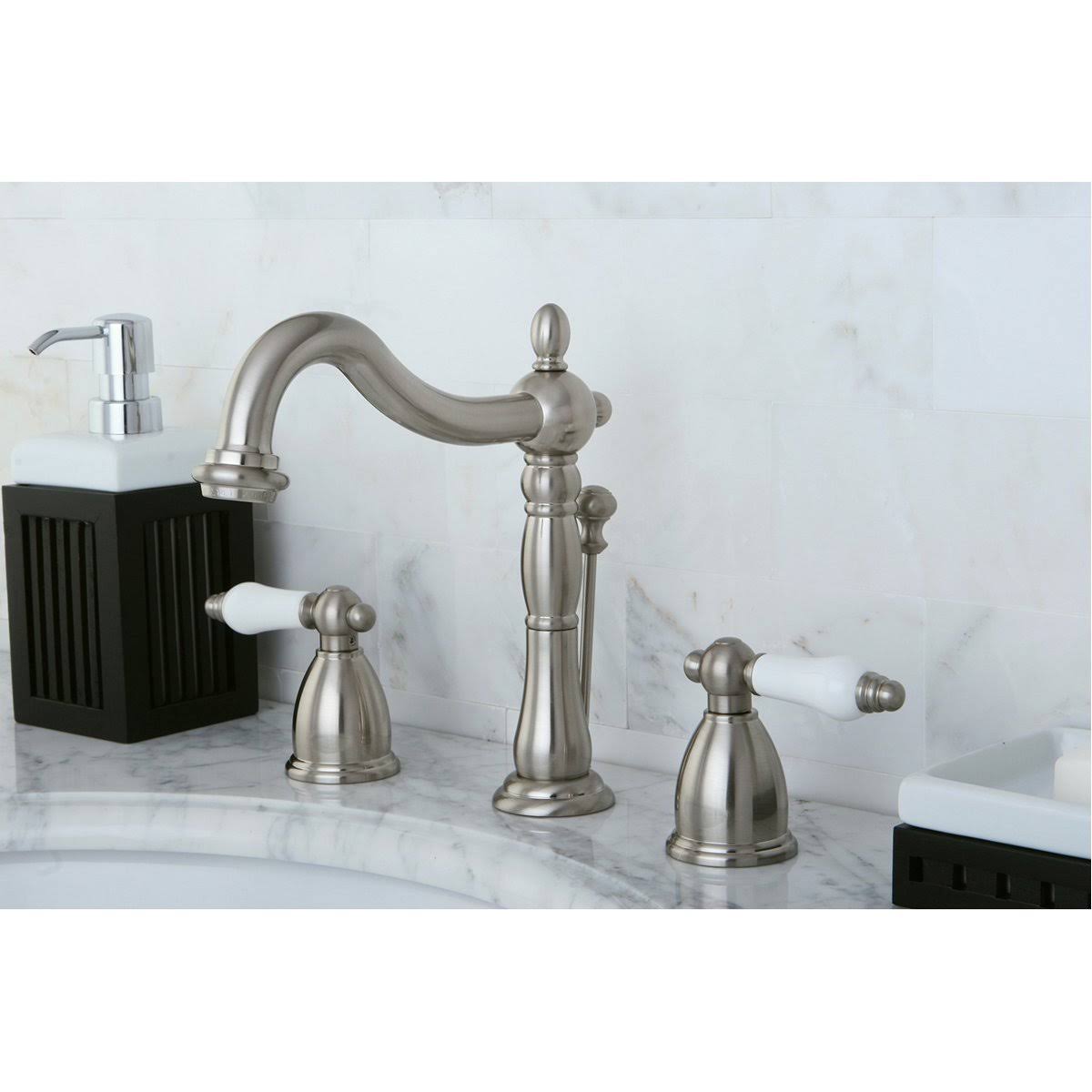 Antique Brass Widespread Bathroom Faucet E252913