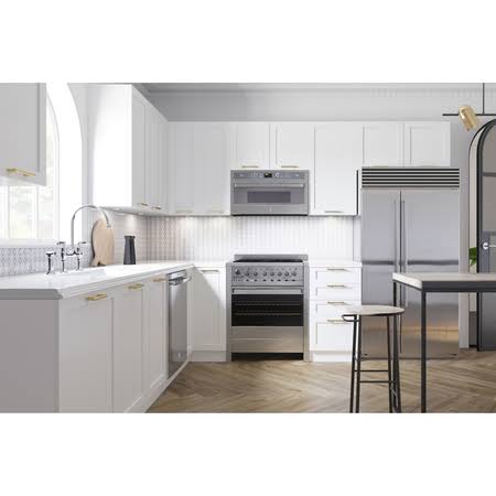 2-Door Base Cabinet in Shaker White X615930