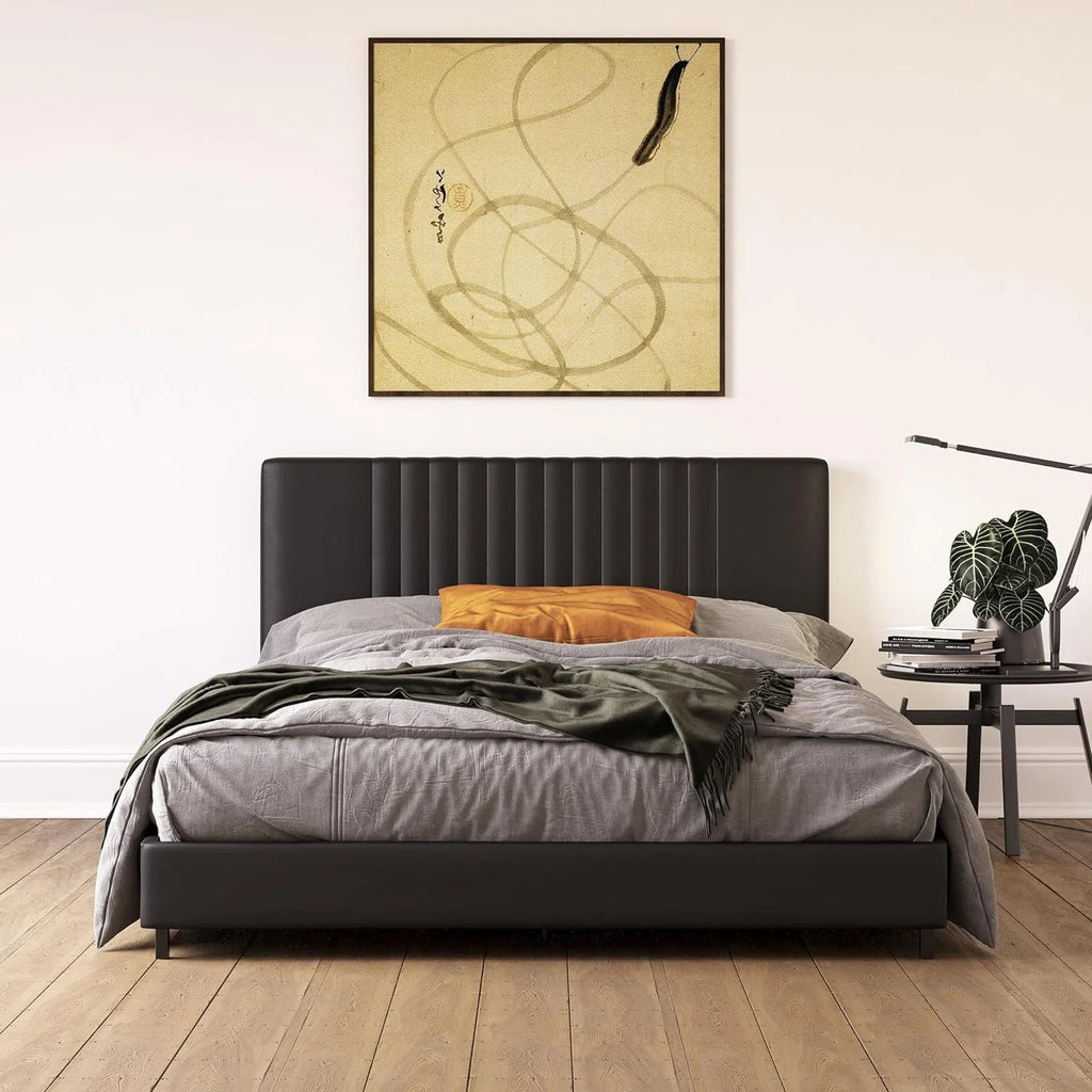 Black Faux Leather Upholstered Platform Bed With Tufted Headboard O384
