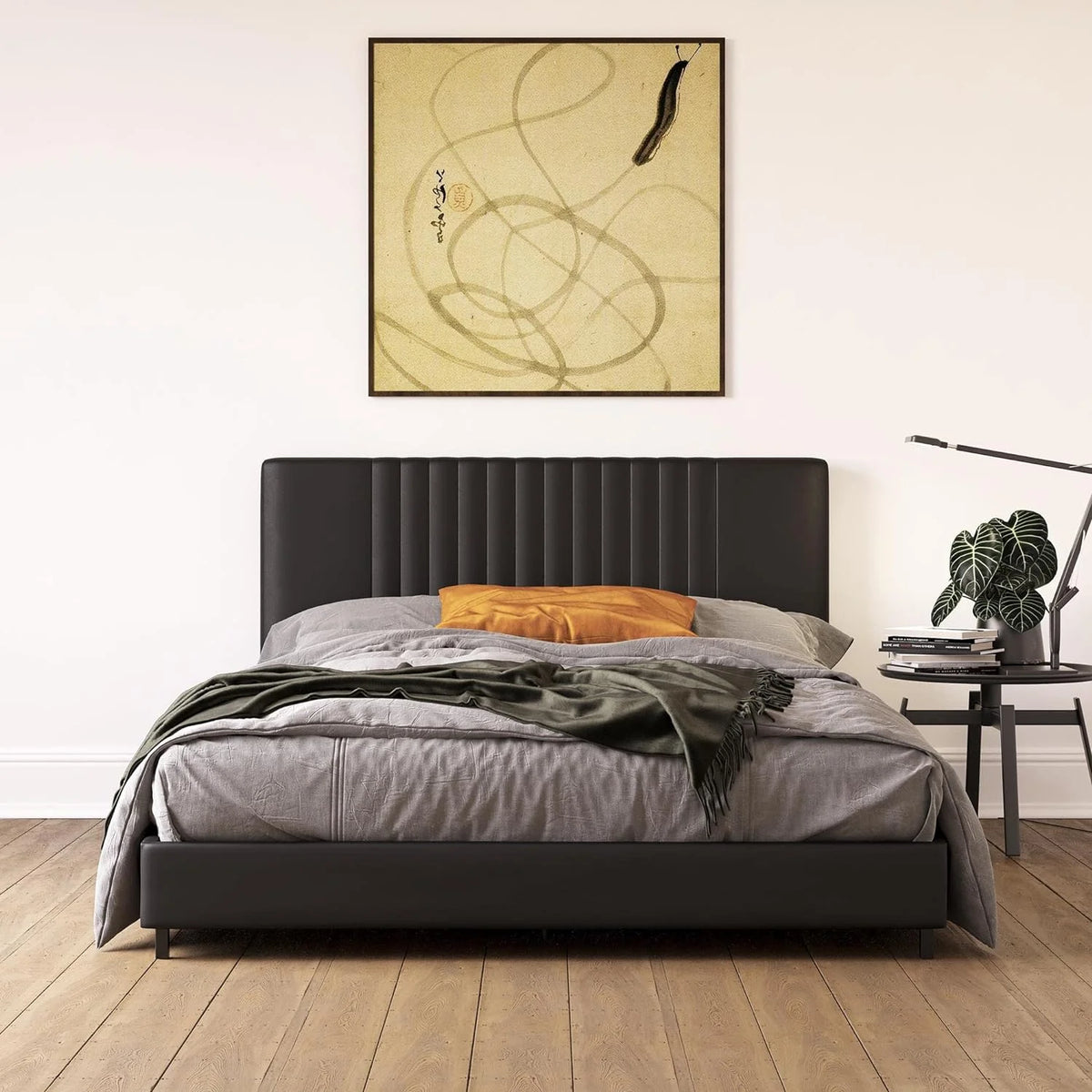 Black Faux Leather Upholstered Platform Bed With Tufted Headboard O384