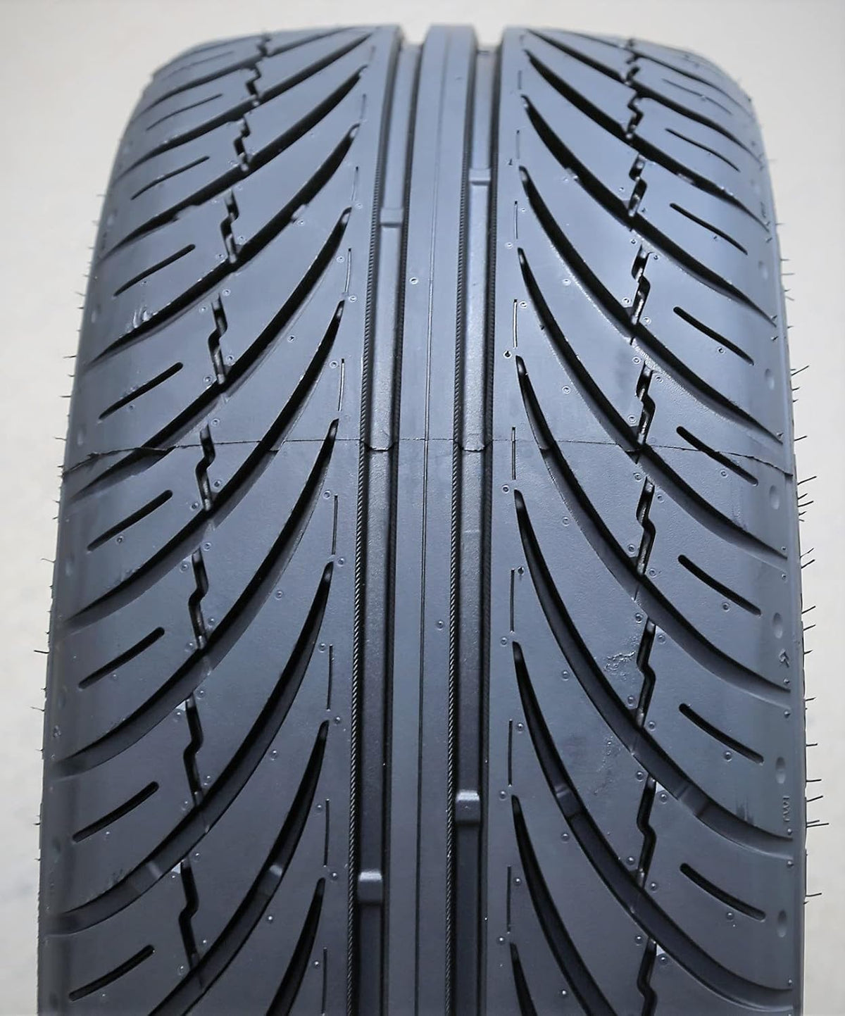 225/30R20 High Performance Radial Tire B150