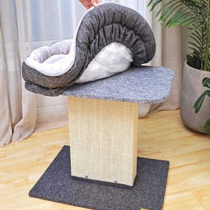 Cat Bed with Sisal Scratching Post E9609
